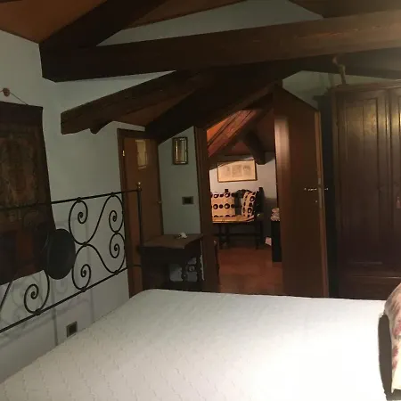 Privatunterkunft Attico Con Altana *