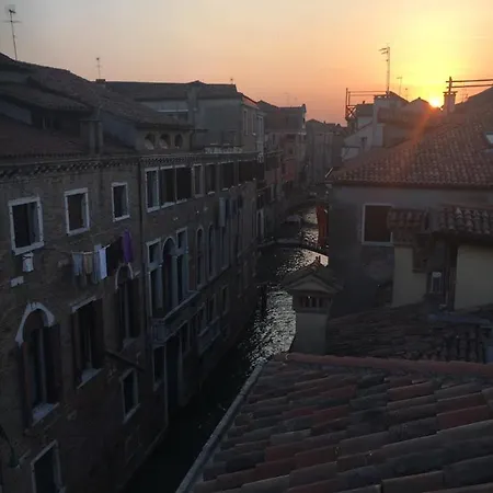 Rum i privatbostad Attico Con Altana Venedig