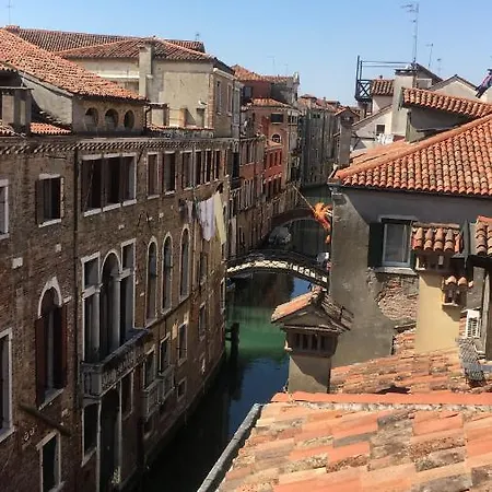 Privatunterkunft Attico Con Altana