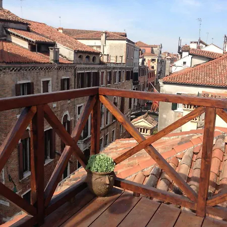 Privatunterkunft Attico Con Altana Venedig